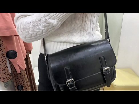❤️ Публична мастурбация на младата кучка FeralBerry с вибратор в стаята за обличане ❌ Ебане в bg.xxxner.ru